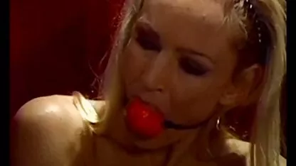 Julia Roca et Zoe Doll baisent fort avec leur nouveau petit ami