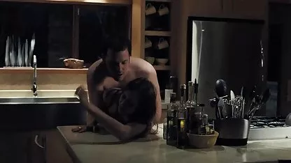 Les douches sont partagées et donc on baise mon garçon et moi