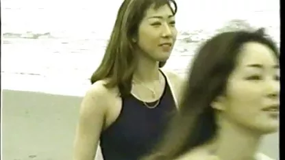 Mère et fils prennent une douche très chaude ensemble ...