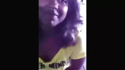 Son mari est aveugle et elle baise le vendeur d'assurances