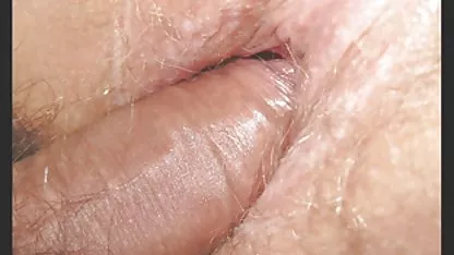 La secrétaire brune aime se faire baiser tous les matins