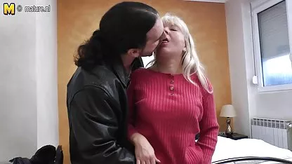 Brutal la pipe que Diamond Kitty au curry