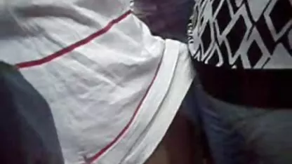 Baiser avec la mature, allez chatte et allez seins a