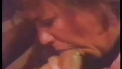 La première fois qu'ils cassent le cul de la jeune brésilienne