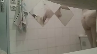 Mes cousins ​​essaient la sangle et courent au goût