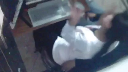 Je ne peux pas croire ce que mon neveu a caché là-bas ...