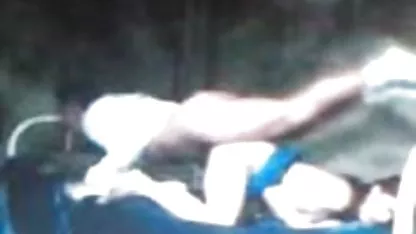 Ava Taylor et un ami partagent la bite d'un ami