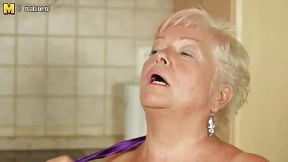 Quelle chatte ma secrétaire a et baise aussi le luxe !!