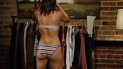 Il souhaite que je sors sa queue pour le manger entier