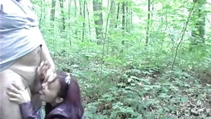 Je reste avec la voisine pour baiser fort et éjaculer dans la chatte