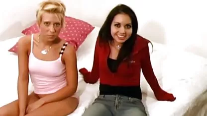 Gina Valentina apparaît avec une tenue rouge sexy