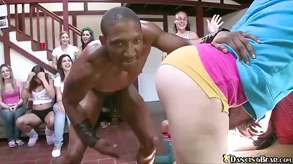 Il est si gros qu'il n'entre même pas dans ma bouche