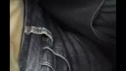 Il me laisse baiser dans le cul dans la commode