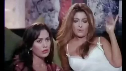 Megan Sage est une jeune femme chaude ..