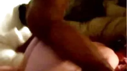 Personne ne bouge la chatte comme la putain de ma voisine