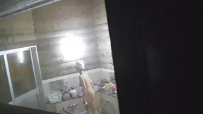 Alors Amarna Miller aime quand ils mangent sa chatte