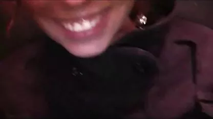 Le fils d'un bon ami me pousse dans la cuisine