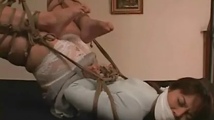 Le colombien Halona Moreno, va boobs, demande un coq