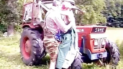 Maman appréciant son cadeau porno d'anniversaire ...