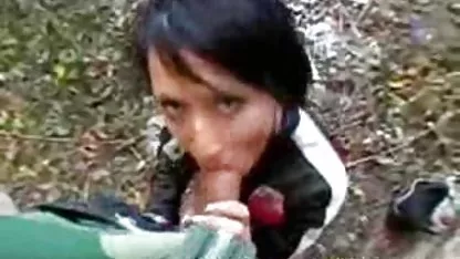 Il n'arrête pas de se masturber même s'il pleut ou même s'il fait fort