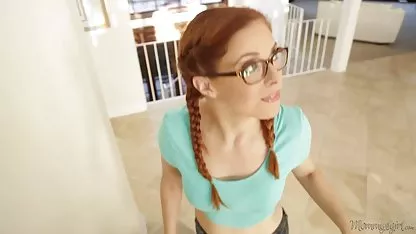 On l'a attachée sur la plage, on a fini par la baiser durement