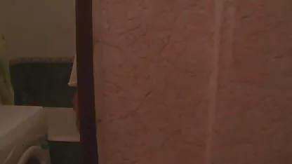 Appelle le voisin et dis-lui ce qui t'attend en petite culotte