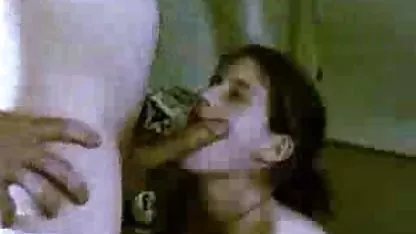 Les colocataires baisent sous la douche