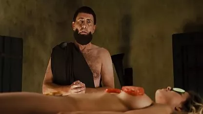 Maman me demande de manger sa chatte avant d'aller dormir ..