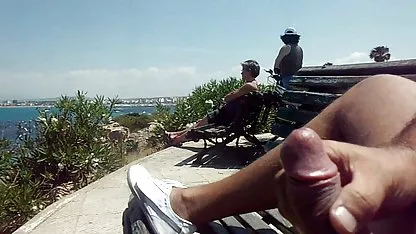 Ma femme ouvre la lingerie et se prend une bonne baise