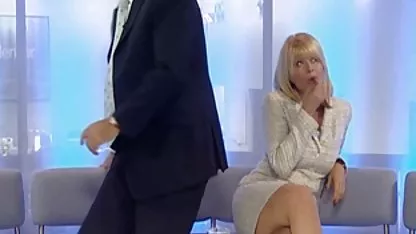 Mon neveu est un peu effronté, il vient de toucher mon cul