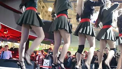 Petite soeur facile, maintenant c'est ton tour, il y a pour nous deux ...