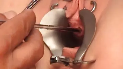 Un coq dans le cul et l'autre sucer, petite salope