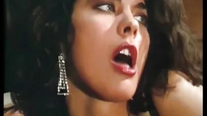 Quel massage que donne cette fille noire aux gros seins