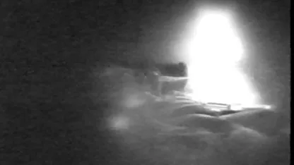 Mon voisin me demande une bite, je suis marié mais je la lui donne ..