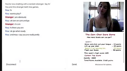 La vicieuse femme noire à lunettes remplit son visage de sperme