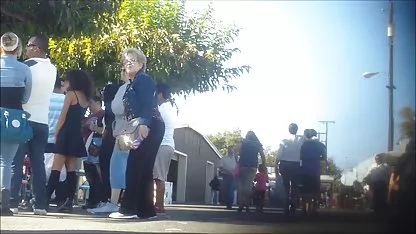 Quand elle est seule à la maison, baise, petits doigts qu'elle fait