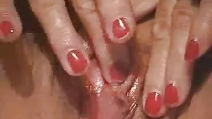 Après la fête les amis finissent par se baiser