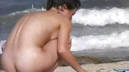 Slim jeune fille se fait baiser brutalement