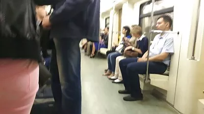 Lenna Lux se fait une bonne branlette pour ce goujon